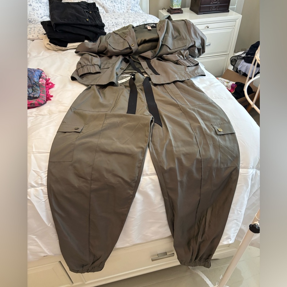 NWT Victoria's Secret Sport multi pocket jacket & cargo pants olive iridescent